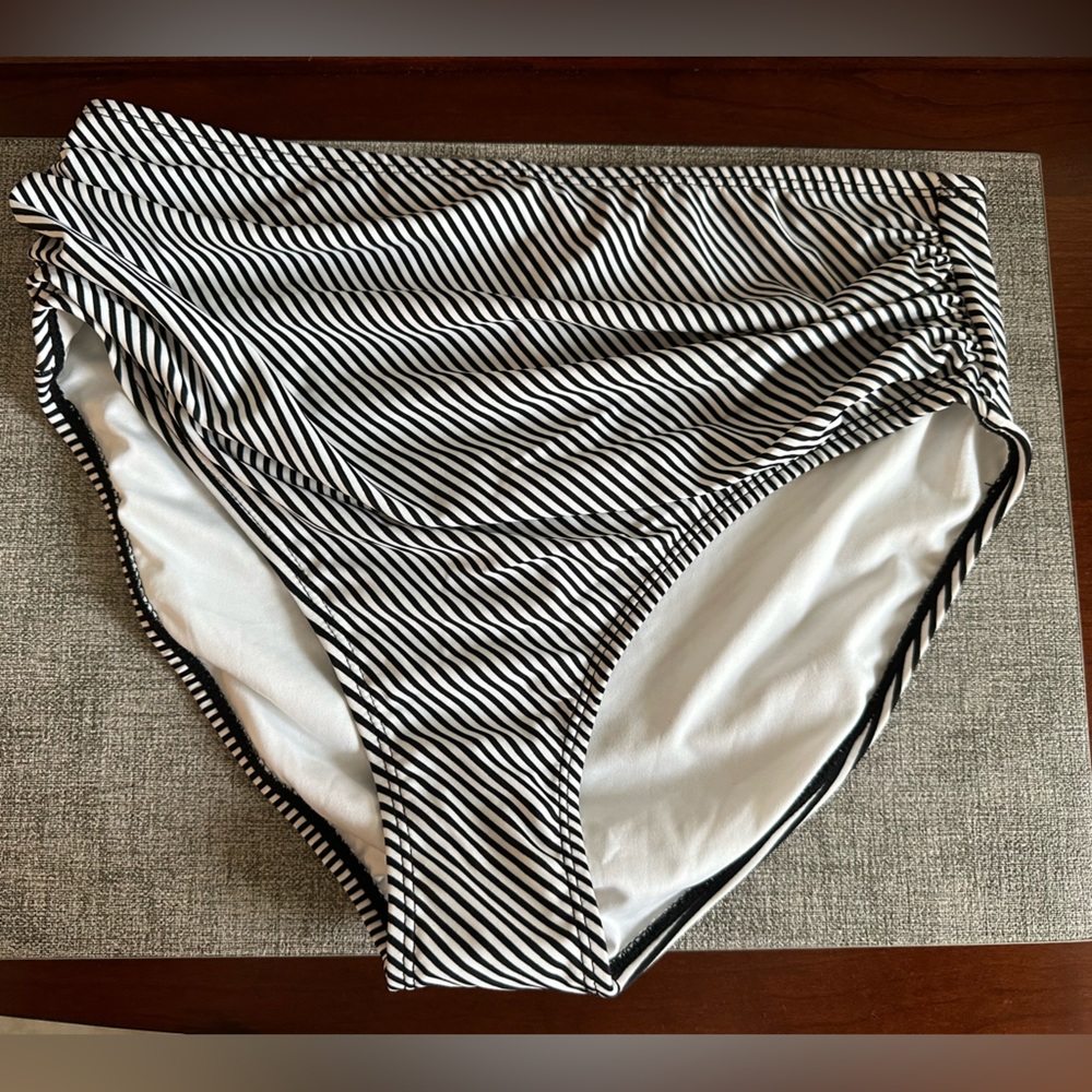 Striped Cupshe high waisted swim bottoms, size medium